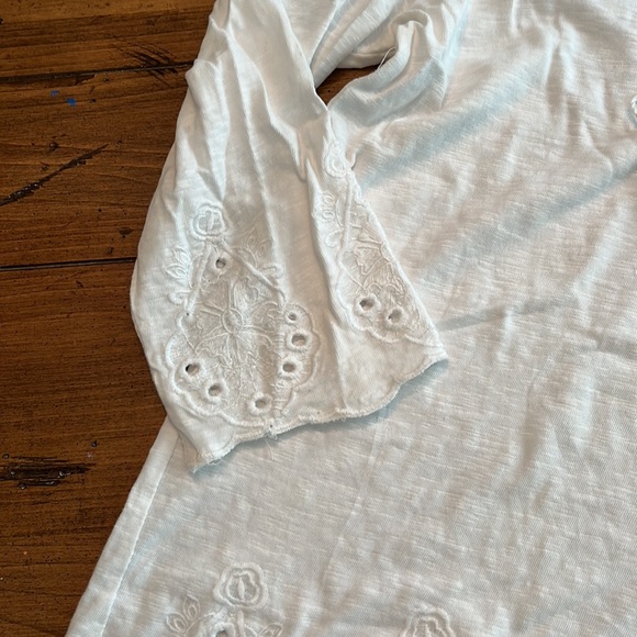 Women’s top - Picture 2 of 5